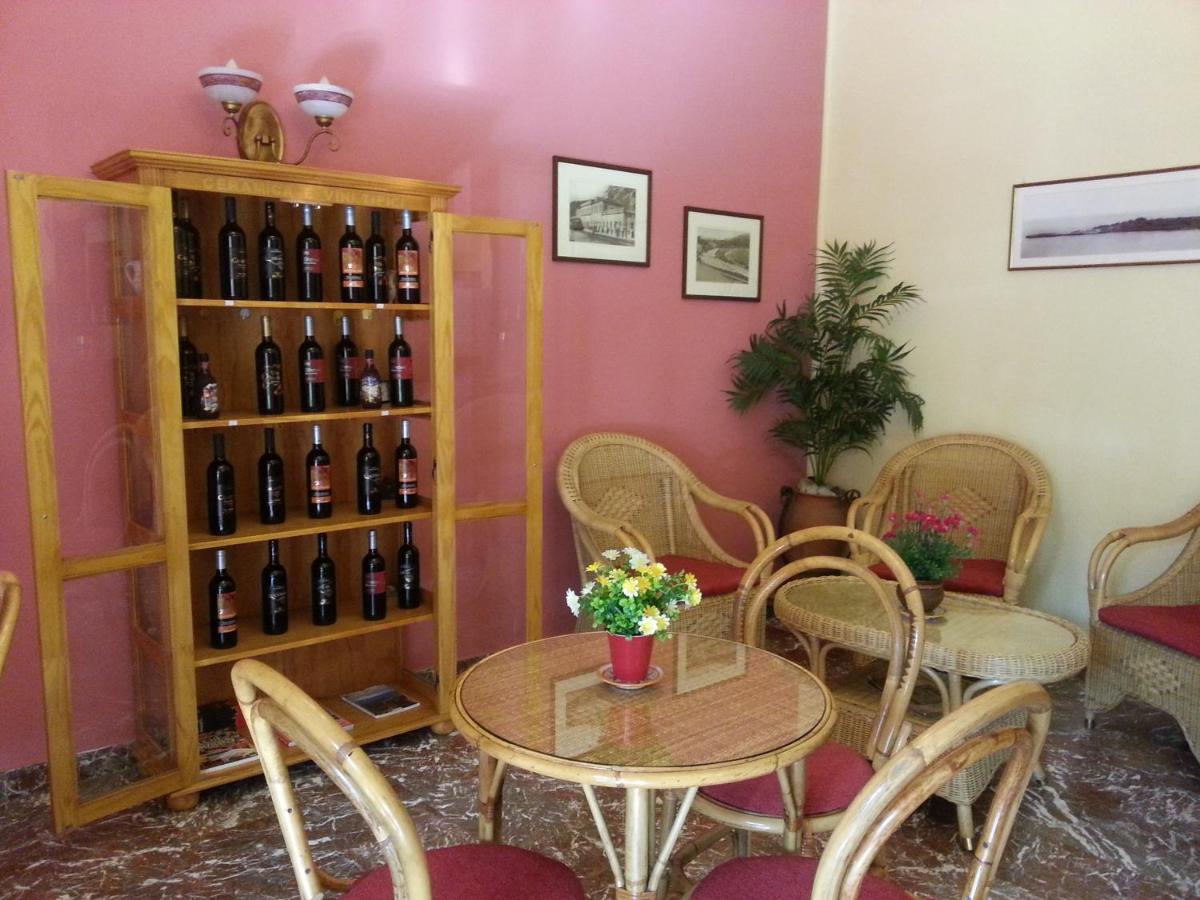 Hotel Pensione Cundari Taormina Bagian luar foto