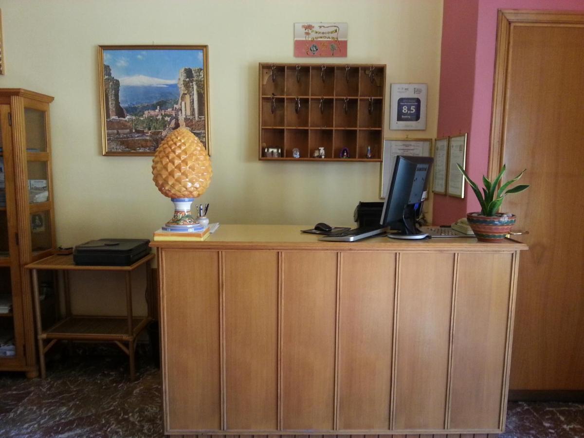 Hotel Pensione Cundari Taormina Bagian luar foto