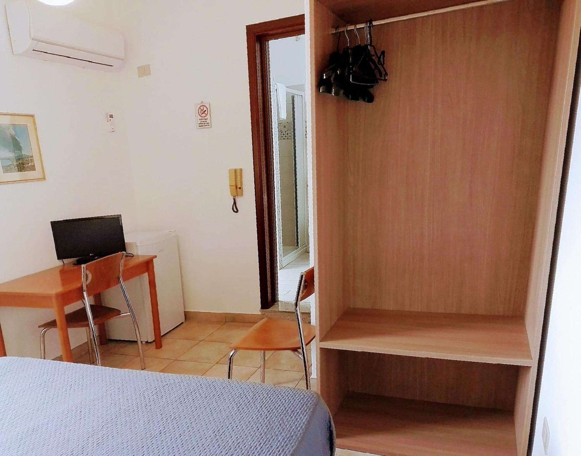 Hotel Pensione Cundari Taormina Bagian luar foto