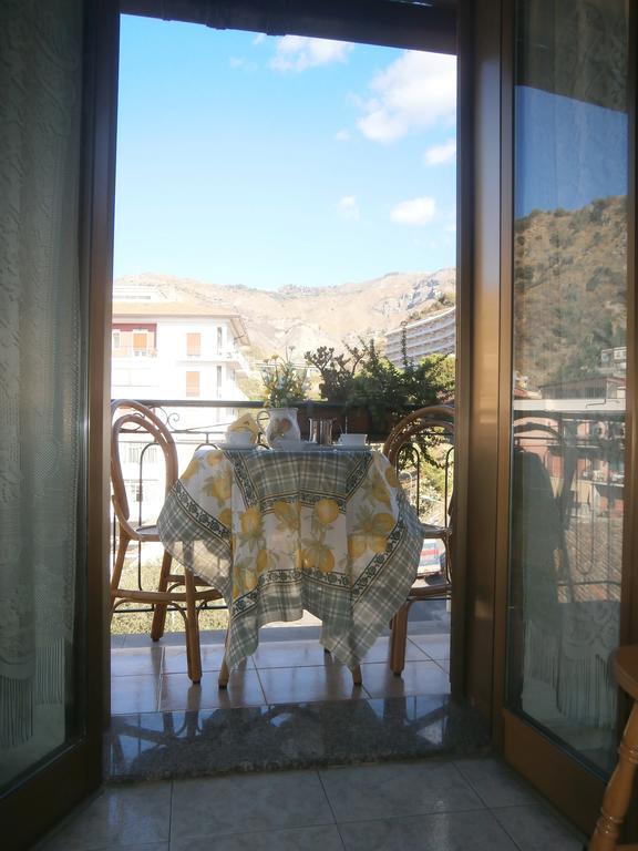 Hotel Pensione Cundari Taormina Bagian luar foto